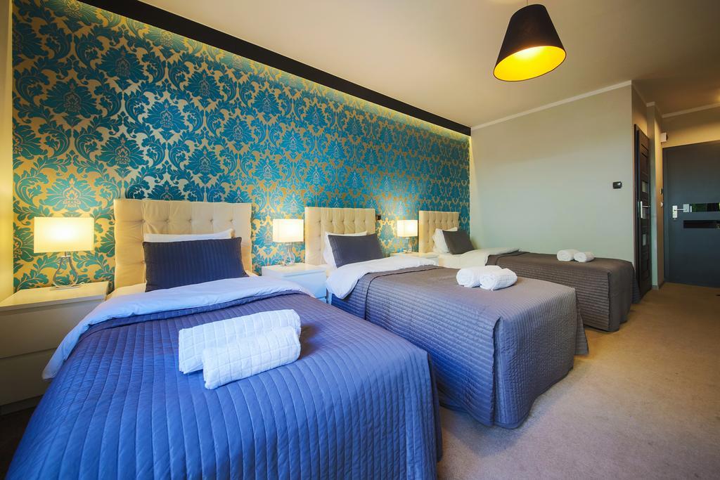 B&M Guesthouse オシフィエンチム エクステリア 写真