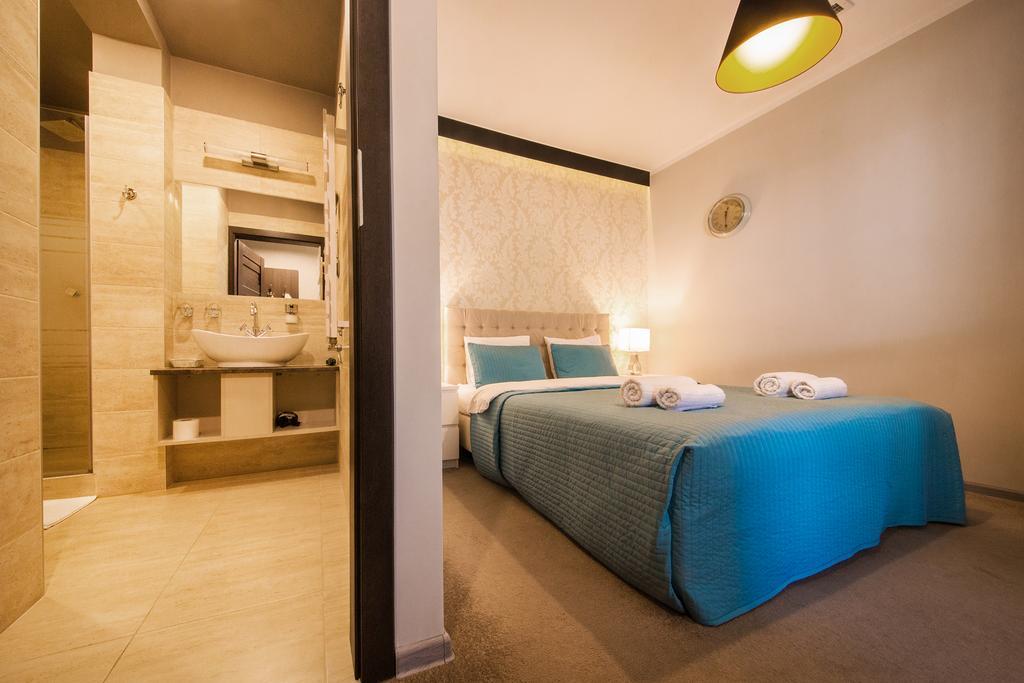B&M Guesthouse オシフィエンチム エクステリア 写真