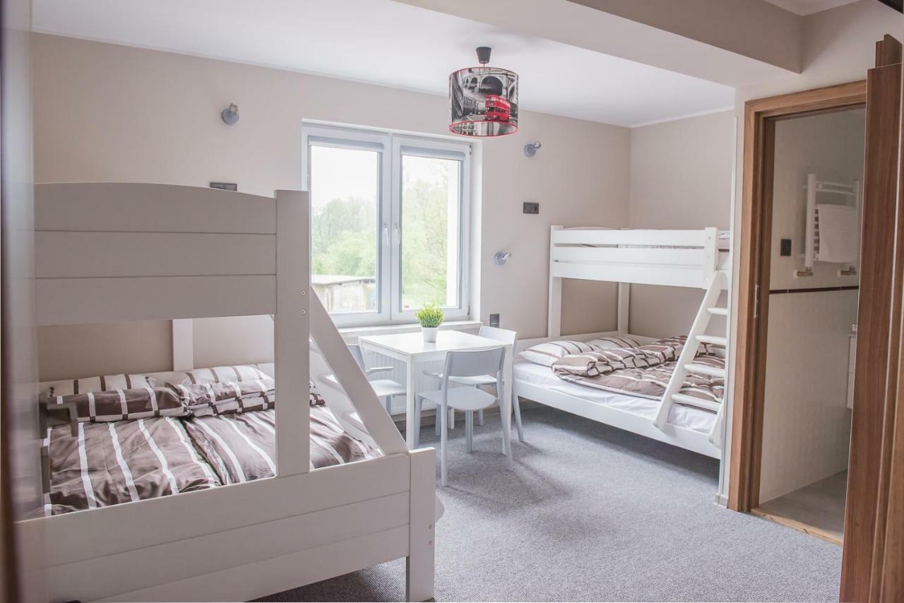 B&M Guesthouse オシフィエンチム エクステリア 写真