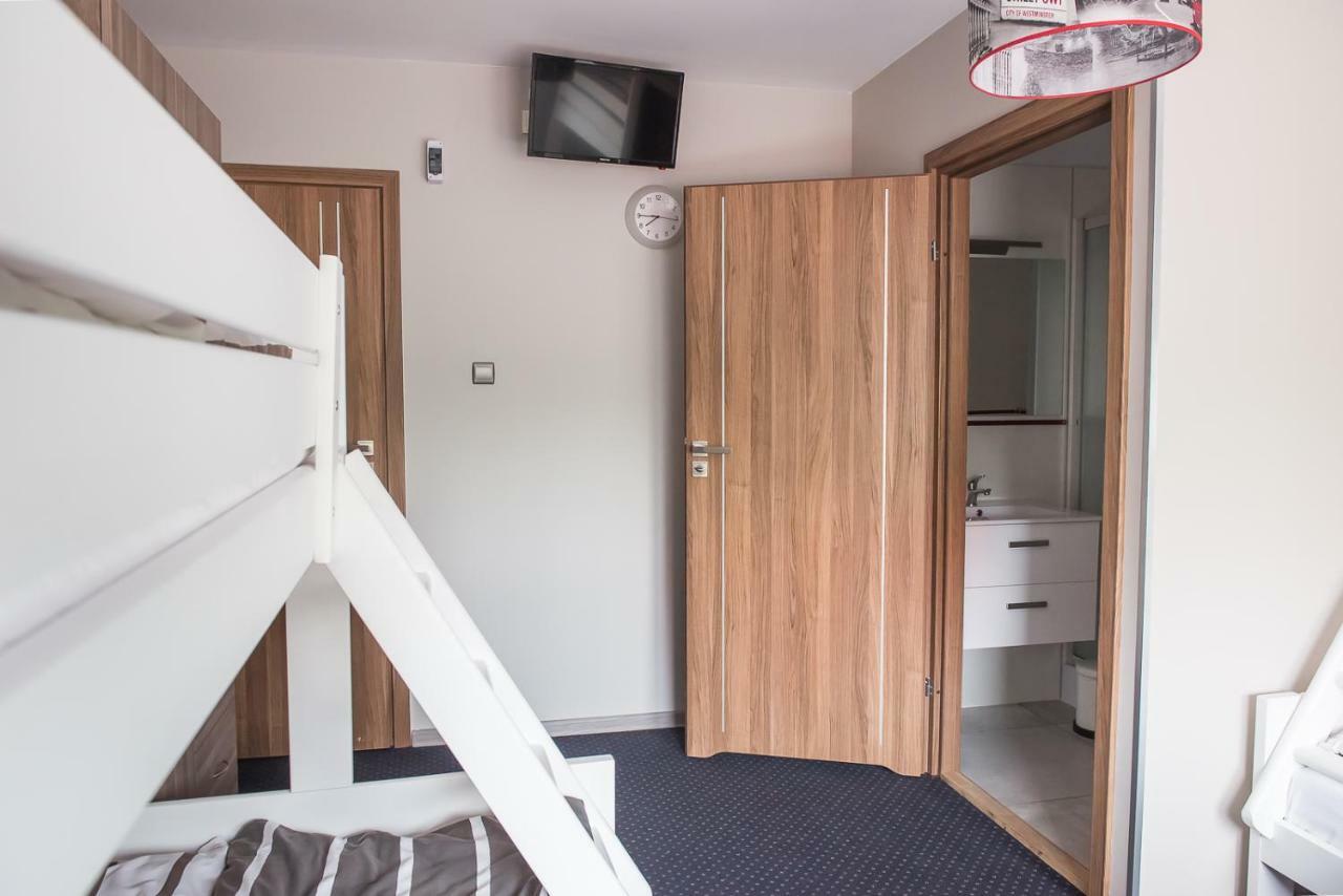 B&M Guesthouse オシフィエンチム エクステリア 写真